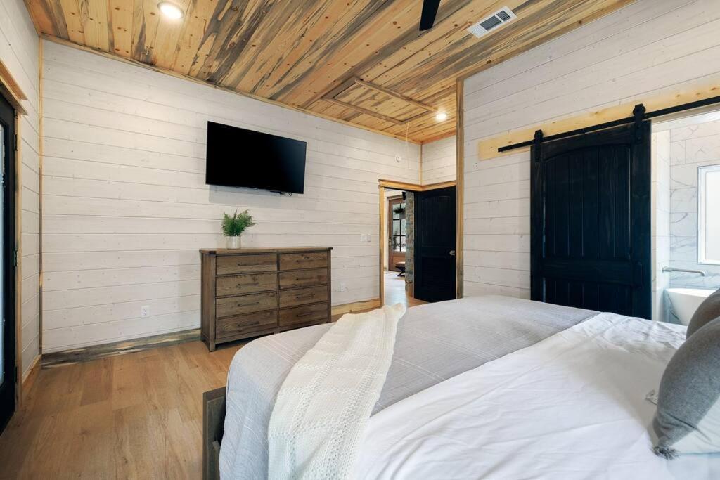 Lone Pine Lodge. Brand New! 2 Bedroom Luxury Cabin. 브로큰보우 외부 사진